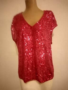 Vince Camuto Pink Sequin V-Neck Short Sleeve Top